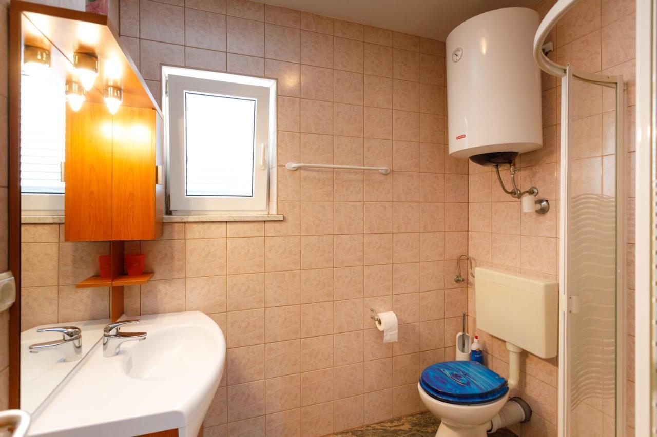 Apartments Lacic クルク エクステリア 写真