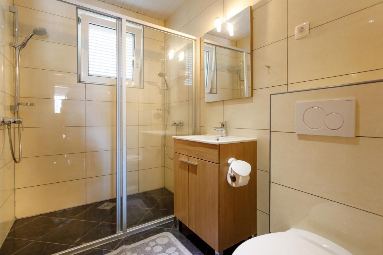 Apartments Lacic クルク エクステリア 写真