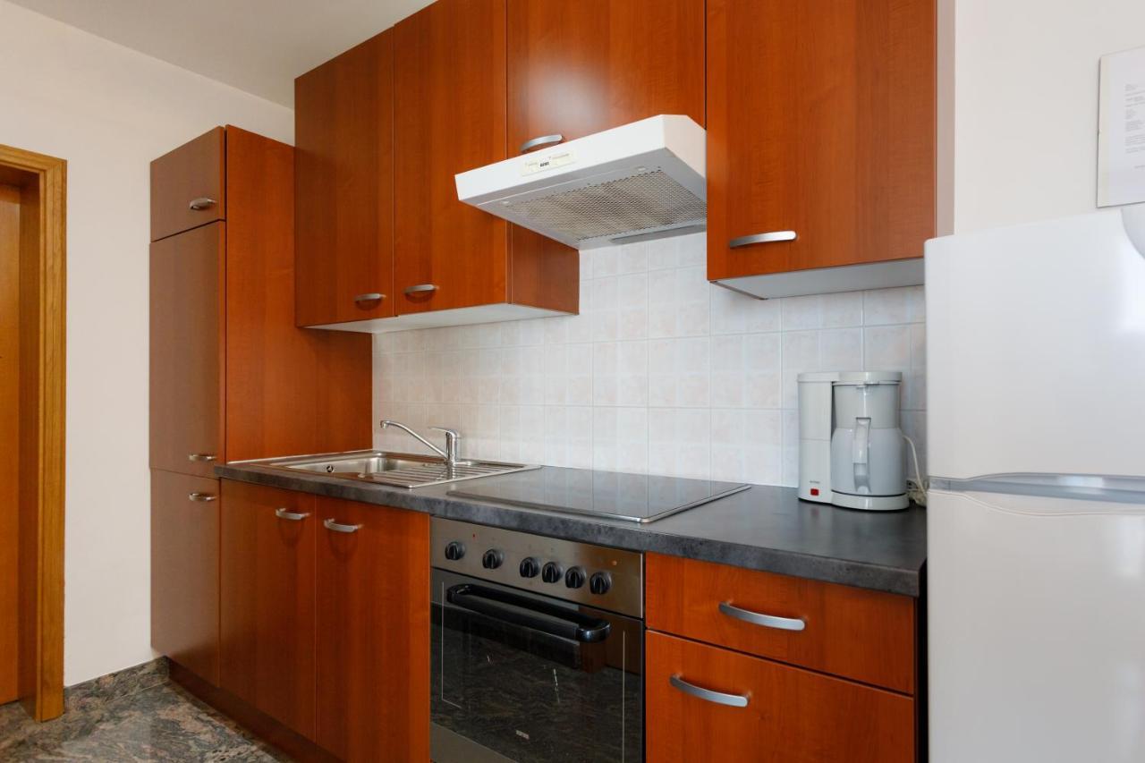 Apartments Lacic クルク エクステリア 写真