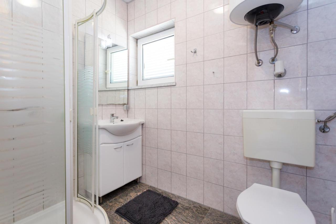 Apartments Lacic クルク エクステリア 写真