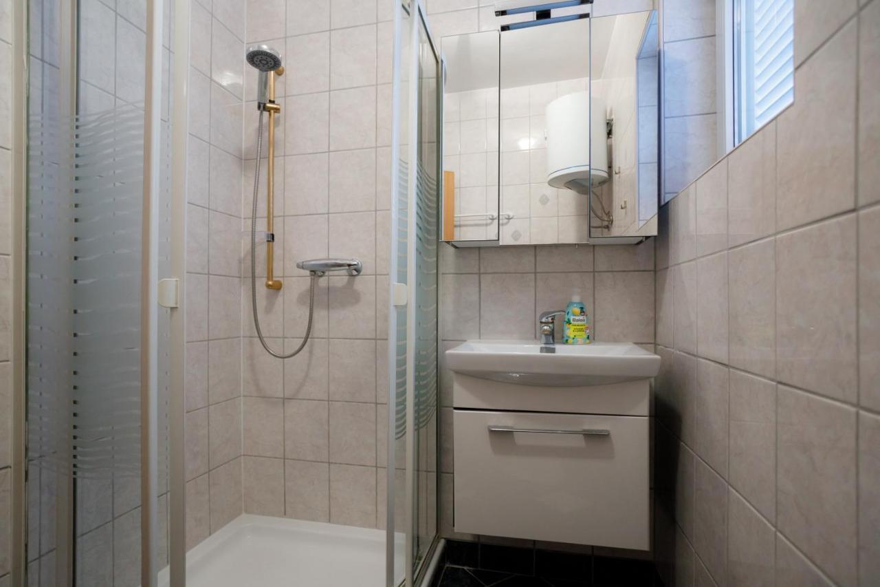 Apartments Lacic クルク エクステリア 写真