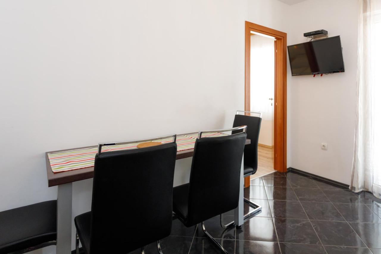 Apartments Lacic クルク エクステリア 写真