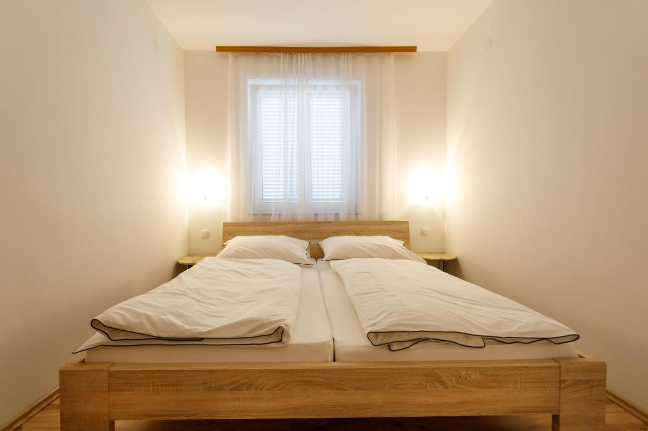 Apartments Lacic クルク エクステリア 写真