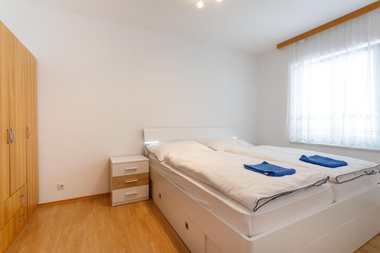 Apartments Lacic クルク エクステリア 写真